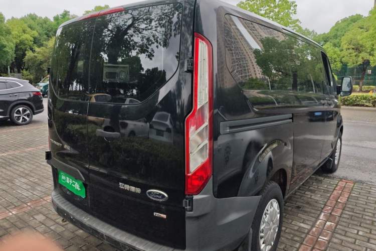 Used Ford Transit 2017 2.0T Diesel Multi-Purpose Commercial Vehicle Short Wheelbase Low Roof China V Standard Rear Right 45 Deg