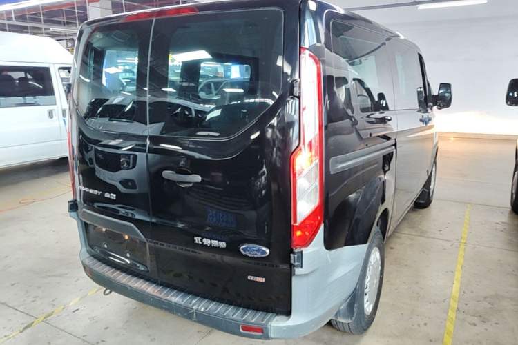Used Ford Transit 2017 2.0T Diesel Multi-Purpose Commercial Vehicle Short Wheelbase Low Roof China V Standard Rear Right 45 Deg