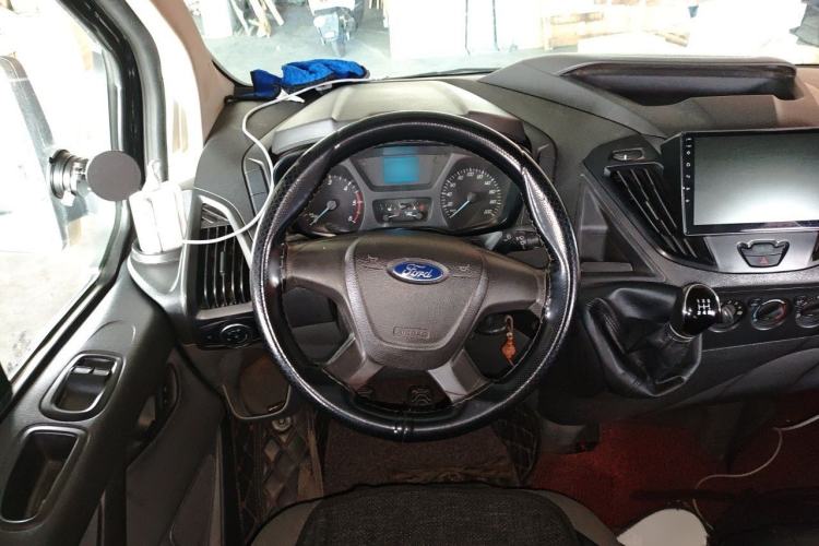 Used Ford Transit 2017 2.0T Diesel Multi-Purpose Commercial Vehicle Short Wheelbase Low Roof China V Standard Steering Wheel