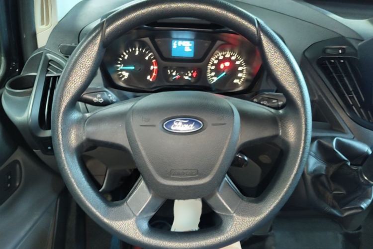 Used Ford Transit 2017 2.0T Diesel Multi-Purpose Commercial Vehicle Short Wheelbase Low Roof China V Standard Steering Wheel