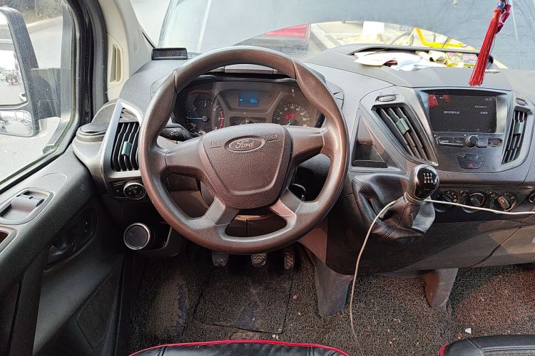 Used Ford Transit 2017 2.0T Diesel Multi-Purpose Commercial Vehicle Short Wheelbase Low Roof China V Standard Steering Wheel