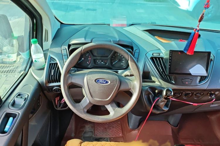 Used Ford Transit 2017 2.0T Diesel Multi-Purpose Commercial Vehicle Short Wheelbase Low Roof China V Standard Steering Wheel