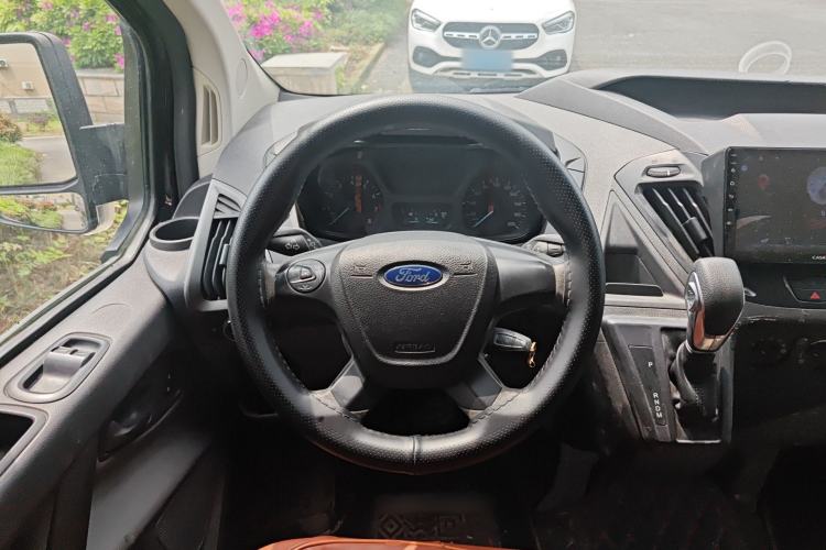 Used Ford Transit 2017 2.0T Gasoline Automatic Multi-Function Commercial Vehicle Mid-Drive Mid-Roof China V-standard Steering Wheel