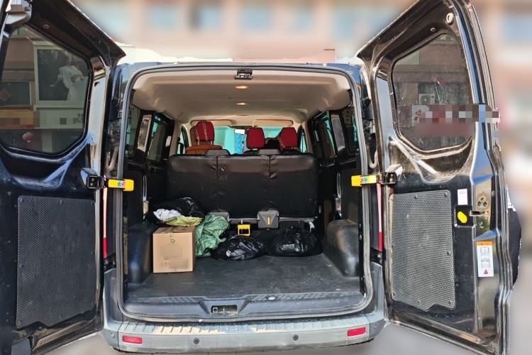 Used Ford Transit 2017 2.0T Diesel Multi-Purpose Commercial Vehicle Short Wheelbase Low Roof China V Standard Trunk