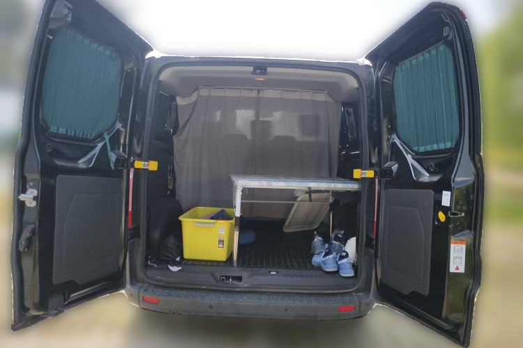 Used Ford Transit 2017 2.0T Diesel Multi-Purpose Commercial Vehicle Short Wheelbase Low Roof China V Standard Trunk