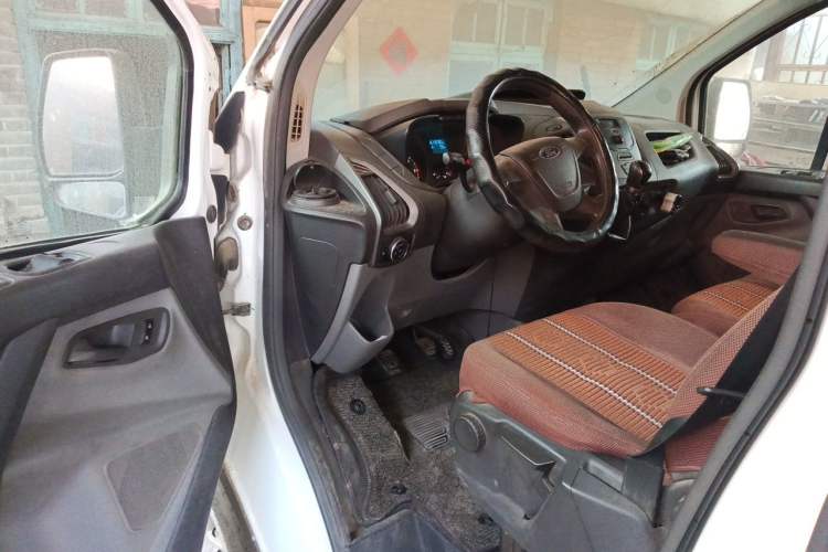 Used Ford Transit 2017 2.0T Diesel Multi-Purpose Commercial Vehicle Short Wheelbase Low Roof China V Standard Driver Seat