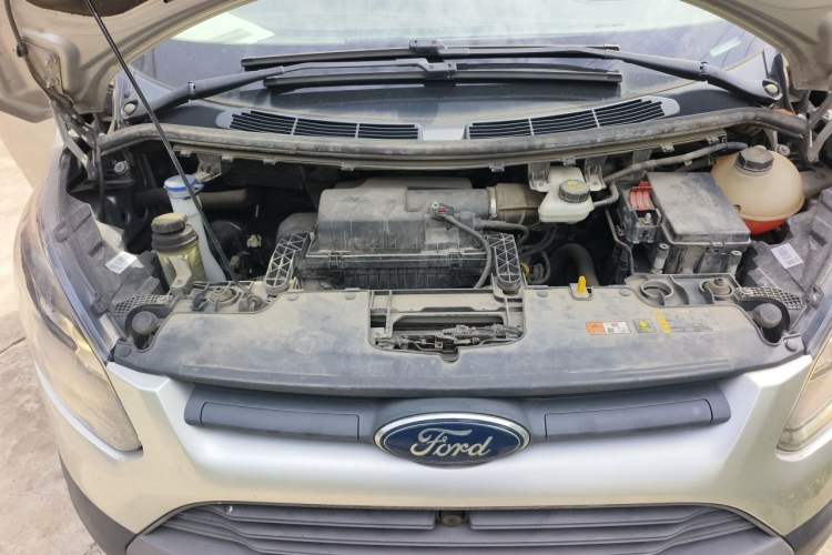 Used Ford Transit 2017 2.0T Diesel Multi-Function Commercial Vehicle Short Wheelbase Mid-Roof China V Standard Engine Bay