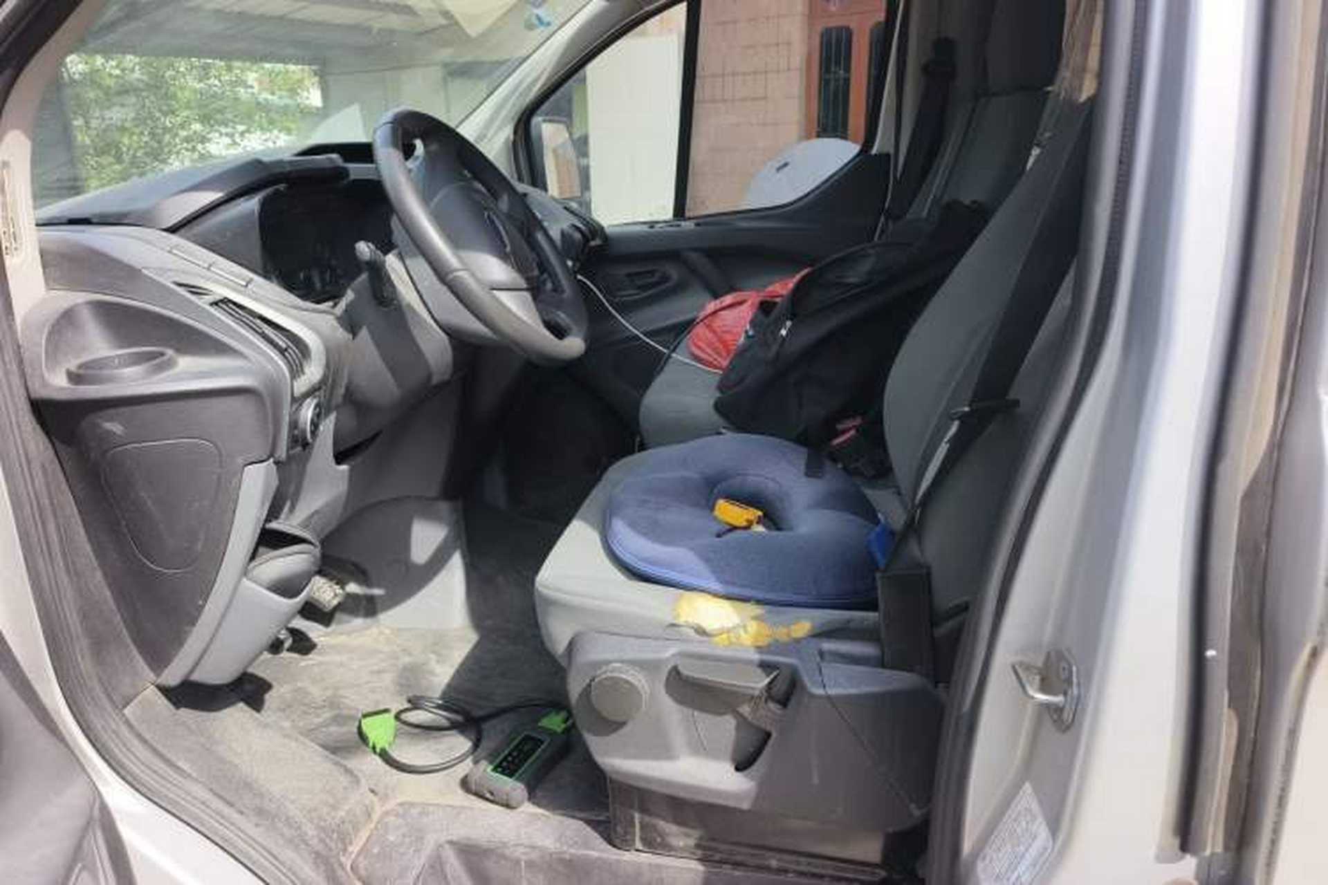 Used Ford Transit 2017 2.0T Diesel Multi-Function Commercial Vehicle Short Wheelbase Mid-Roof China V Standard Left Front Seat