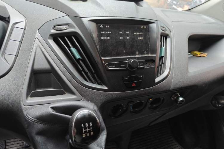 Used Ford Transit 2017 2.0T Diesel Multi-Purpose Commercial Vehicle Short Wheelbase Low Roof China V Standard Audio And AC Panel