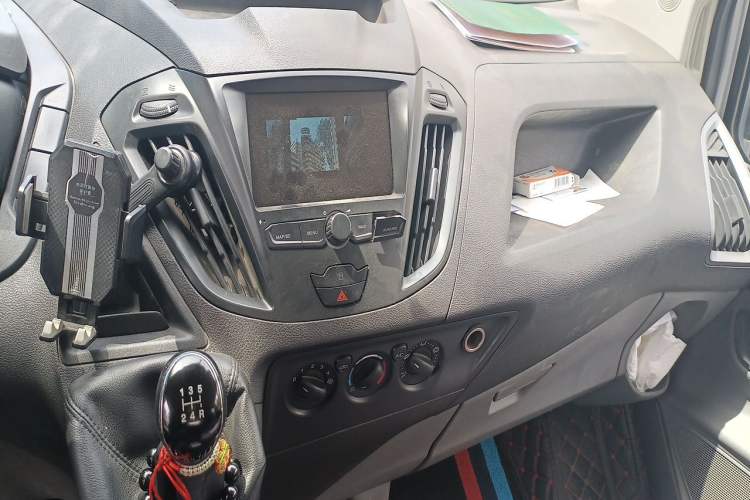 Used Ford Transit 2017 2.0T Gasoline Automatic Multi-Function Commercial Vehicle Mid-Drive Mid-Roof China V-standard Audio And AC Panel