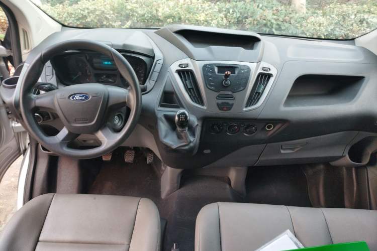 Used Ford Transit 2017 2.0T Diesel Multi-Function Commercial Vehicle Mid-Drive Mid-Roof China V Standard Center Console