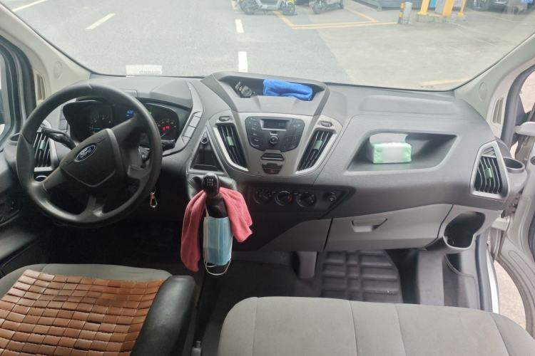 Used Ford Transit 2017 2.0T Diesel Multi-Purpose Commercial Vehicle Short Wheelbase Low Roof China V Standard Center Console