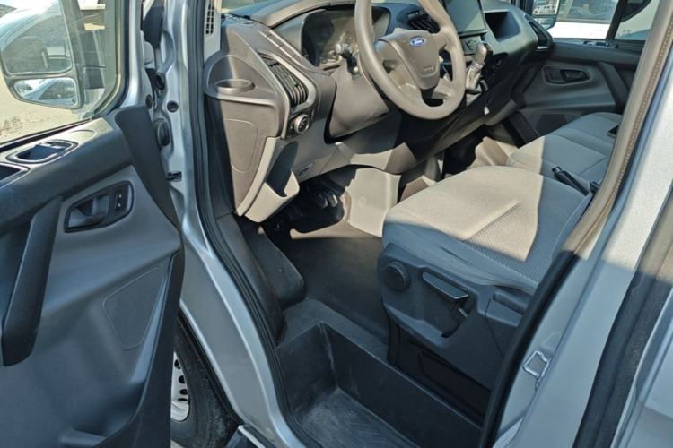 Used Ford Transit 2017 2.0T Diesel Multi-Function Commercial Vehicle Mid-Drive Mid-Roof China V Standard Driver Seat
