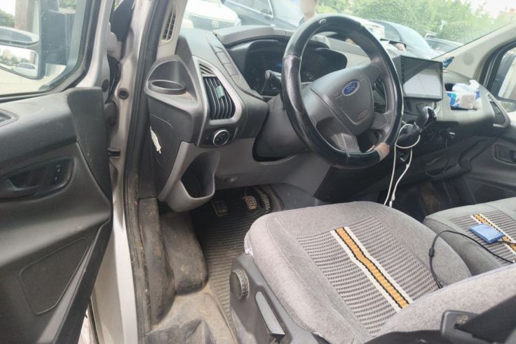 Used Ford Transit 2017 2.0T Diesel Multi-Function Commercial Vehicle Mid-Drive Mid-Roof China V Standard Driver Seat