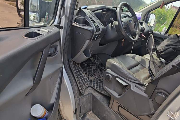 Used Ford Transit 2017 2.0T Diesel Multi-Function Commercial Vehicle Mid-Drive Mid-Roof China V Standard Driver Seat