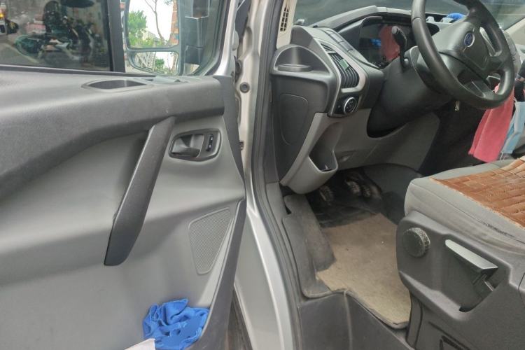 Used Ford Transit 2017 2.0T Diesel Multi-Purpose Commercial Vehicle Short Wheelbase Low Roof China V Standard Driver Seat