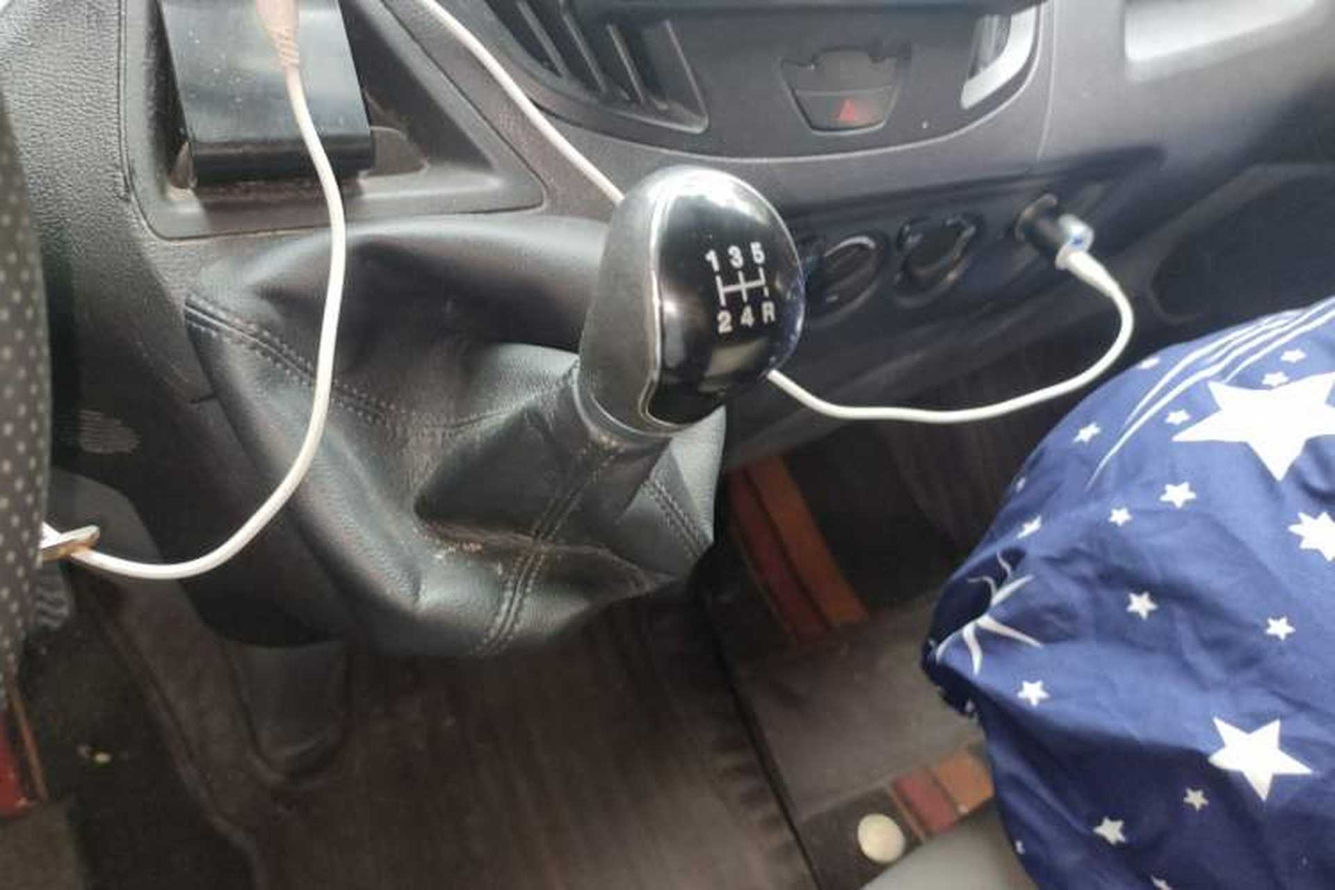 Used Ford Transit 2017 2.0T Diesel Multi-Purpose Commercial Vehicle Short Wheelbase Low Roof China V Standard Gear Lever