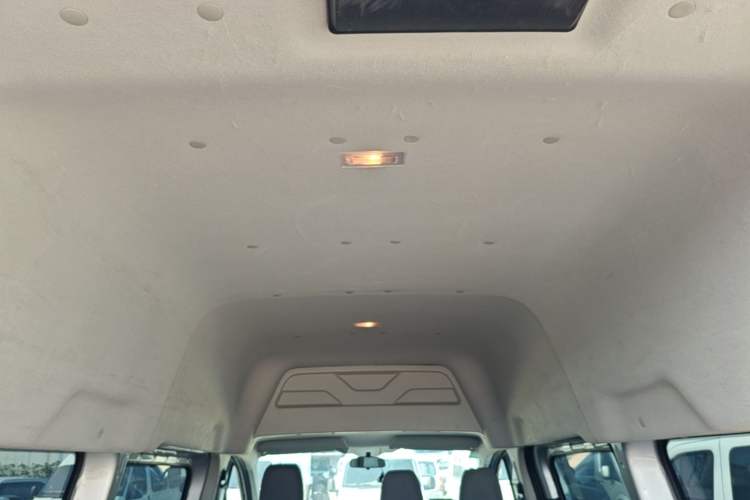 Used Ford Transit 2017 2.0T Diesel Multi-Function Commercial Vehicle Mid-Drive Mid-Roof China V Standard Headliner