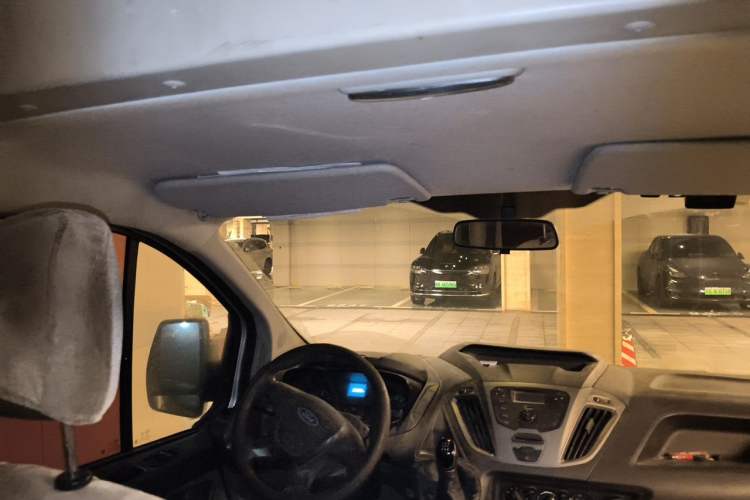 Used Ford Transit 2017 2.0T Diesel Multi-Function Commercial Vehicle Mid-Drive Mid-Roof China V Standard Headliner
