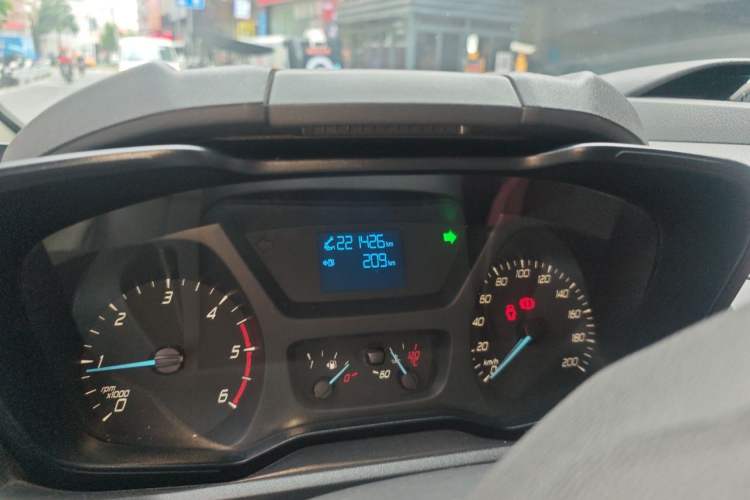 Used Ford Transit 2017 2.0T Diesel Multi-Purpose Commercial Vehicle Short Wheelbase Low Roof China V Standard Instrument Cluster