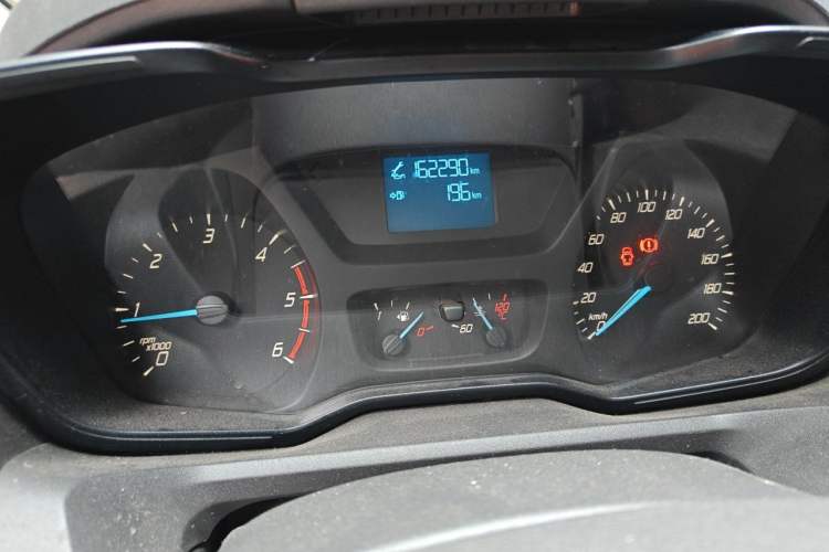 Used Ford Transit 2017 2.0T Diesel Multi-Purpose Commercial Vehicle Short Wheelbase Low Roof China V Standard Instrument Cluster