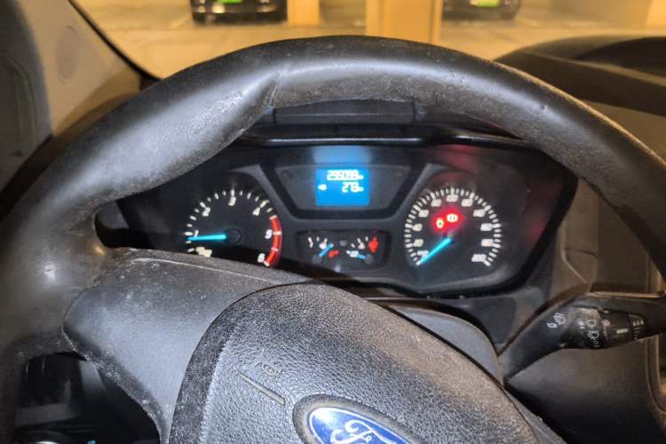 Used Ford Transit 2017 2.0T Diesel Multi-Function Commercial Vehicle Mid-Drive Mid-Roof China V Standard Instrument Cluster