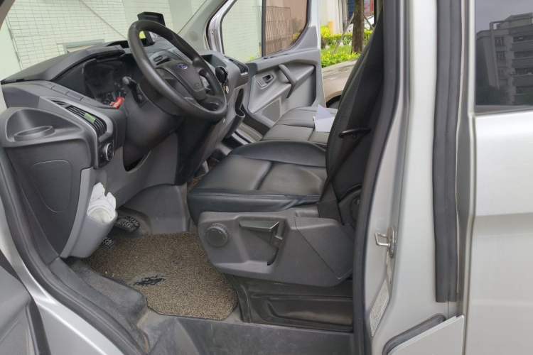 Used Ford Transit 2017 2.0T Diesel Multi-Purpose Commercial Vehicle Short Wheelbase Low Roof China V Standard Left Front Seat