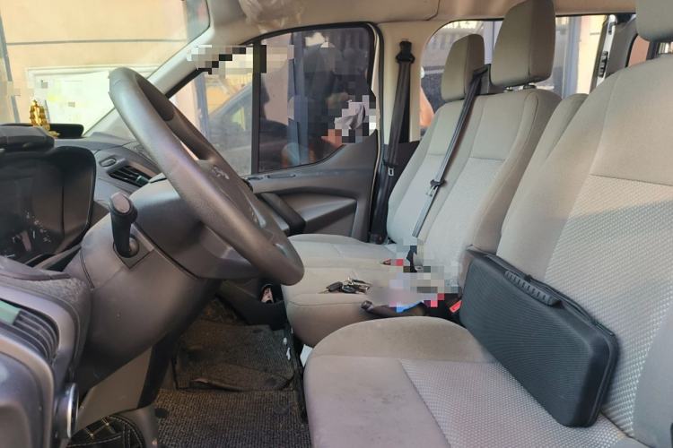 Used Ford Transit 2017 2.0T Diesel Multi-Purpose Commercial Vehicle Mid-Drive Mid-Roof China IV Standard Left Front Seat