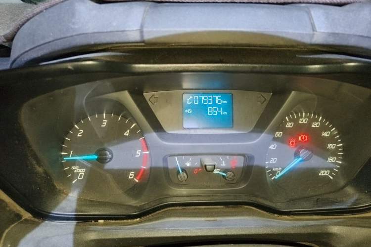 Used Ford Transit 2017 2.0T Diesel Multi-Purpose Commercial Vehicle Short Wheelbase Low Roof China V Standard Odometer Close Up