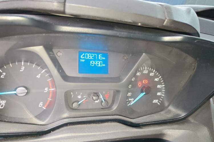 Used Ford Transit 2017 2.0T Diesel Multi-Purpose Commercial Vehicle Short Wheelbase Low Roof China V Standard Odometer Close Up