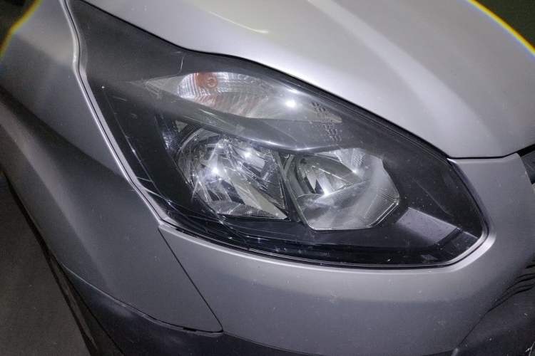 Used Ford Transit 2017 2.0T Diesel Multi-Purpose Commercial Vehicle Short Wheelbase Low Roof China V Standard Right Front Headlight