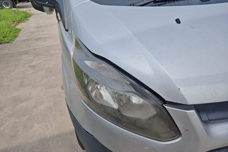 Used Ford Transit 2017 2.0T Diesel Multi-Function Commercial Vehicle Mid-Drive Mid-Roof China V Standard Right Front Headlight