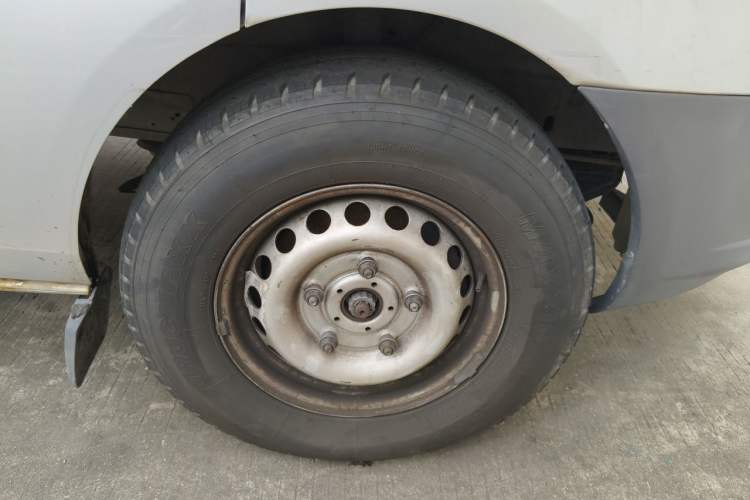 Used Ford Transit 2017 2.0T Diesel Multi-Purpose Commercial Vehicle Short Wheelbase Low Roof China V Standard Right Front Wheel Hub