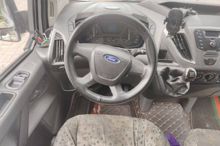 Used Ford Transit 2017 2.0T Gasoline Multi-Purpose Commercial Vehicle Short Wheelbase Mid-Roof China V Standard Steering Wheel