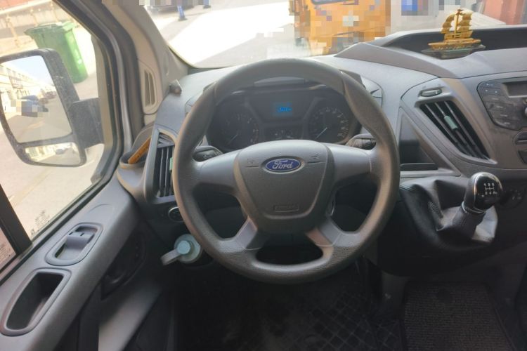Used Ford Transit 2017 2.0T Diesel Multi-Purpose Commercial Vehicle Mid-Drive Mid-Roof China IV Standard Steering Wheel