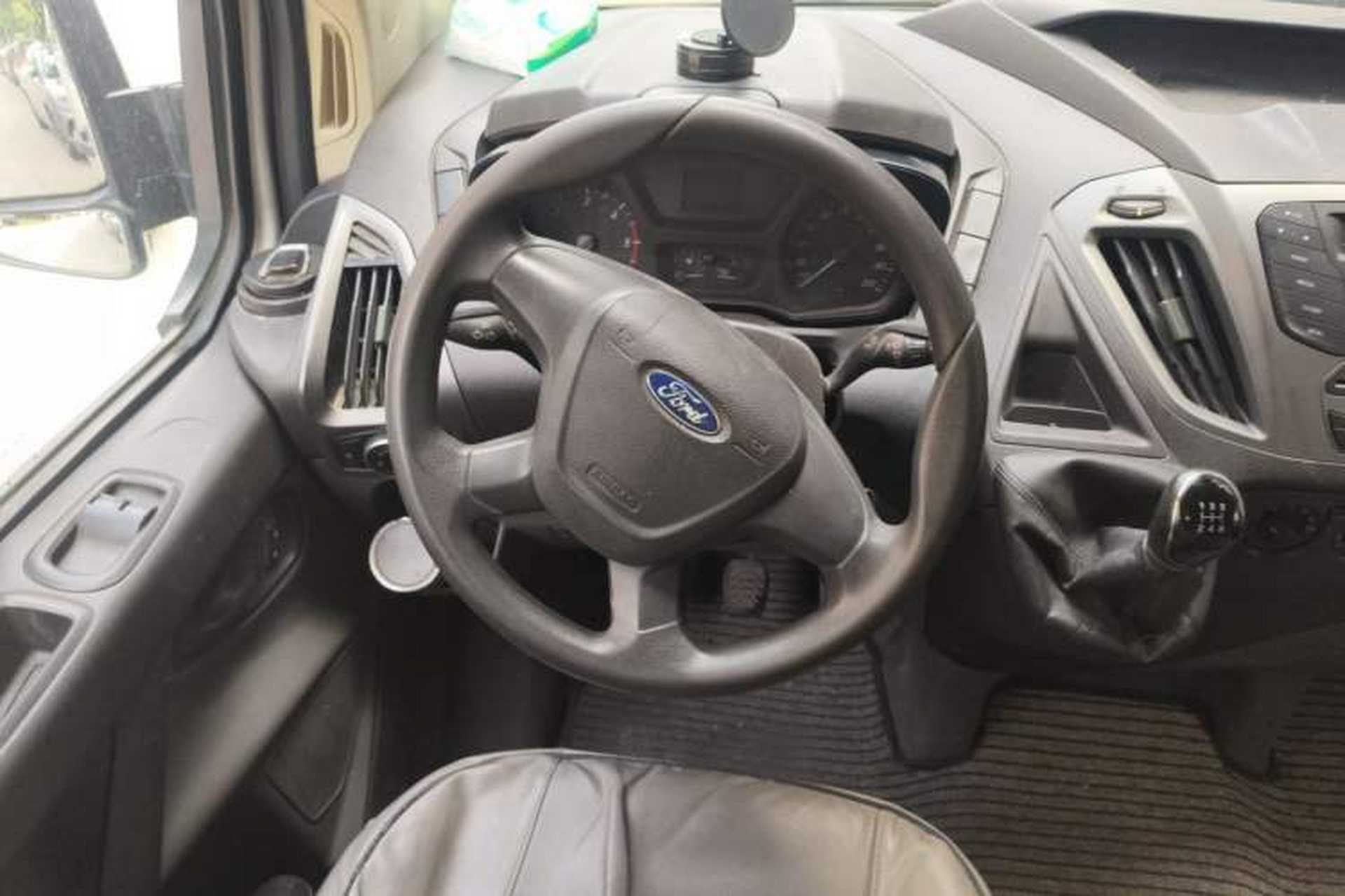 Used Ford Transit 2017 2.0T Diesel Multi-Function Commercial Vehicle Short Wheelbase Mid-Roof China V Standard Steering Wheel