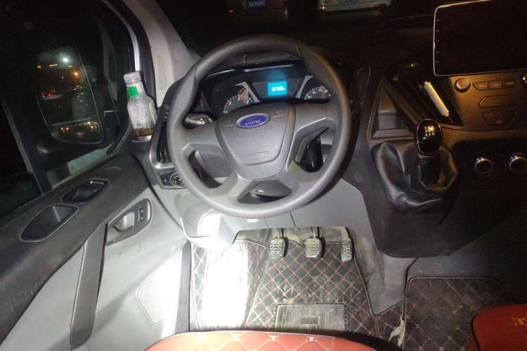 Used Ford Transit 2017 2.0T Diesel Multi-Function Commercial Vehicle Mid-Drive Mid-Roof China V Standard Steering Wheel
