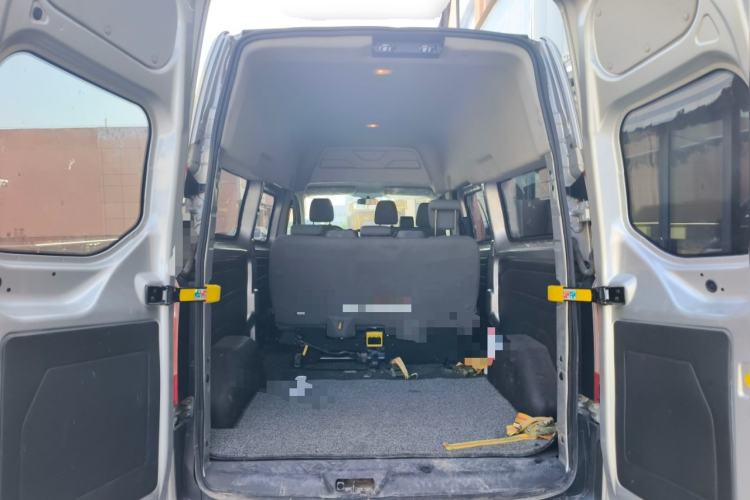Used Ford Transit 2017 2.0T Diesel Multi-Purpose Commercial Vehicle Mid-Drive Mid-Roof China IV Standard Trunk