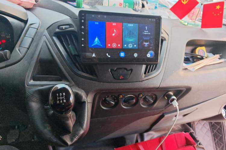 Used Ford Transit 2017 2.0T Gasoline Multi-Purpose Commercial Vehicle Mid-Drive Mid-Roof China V Standard Audio And AC Panel