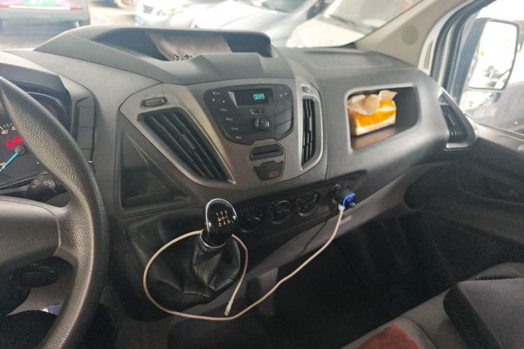 Used Ford Transit 2017 2.0T Diesel Multi-Function Commercial Vehicle Mid-Drive Mid-Roof China V Standard Audio And AC Panel