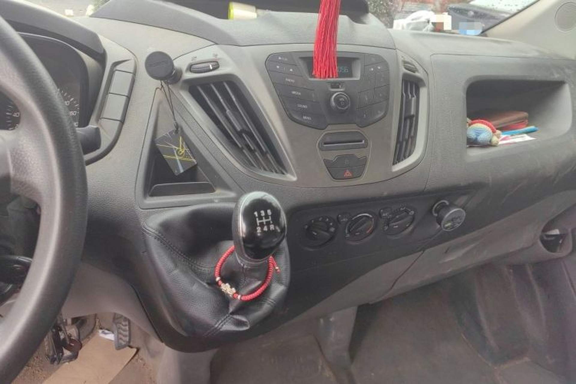 Used Ford Transit 2017 2.0T Diesel Multi-Function Commercial Vehicle Mid-Drive Mid-Roof China V Standard Audio And AC Panel