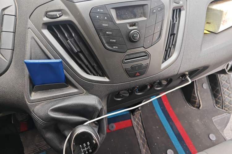 Used Ford Transit 2017 2.0T Diesel Multi-Function Commercial Vehicle Mid-Drive Mid-Roof China V Standard Audio And AC Panel