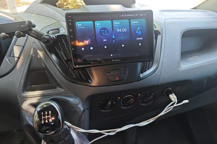 Used Ford Transit 2017 2.0T Diesel Multi-Function Commercial Vehicle Mid-Drive Mid-Roof China V Standard Audio And AC Panel