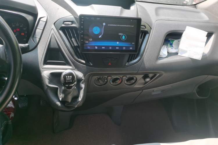 Used Ford Transit 2017 2.0T Diesel Multi-Purpose Commercial Vehicle Mid-Drive Mid-Roof China IV Standard Audio And AC Panel