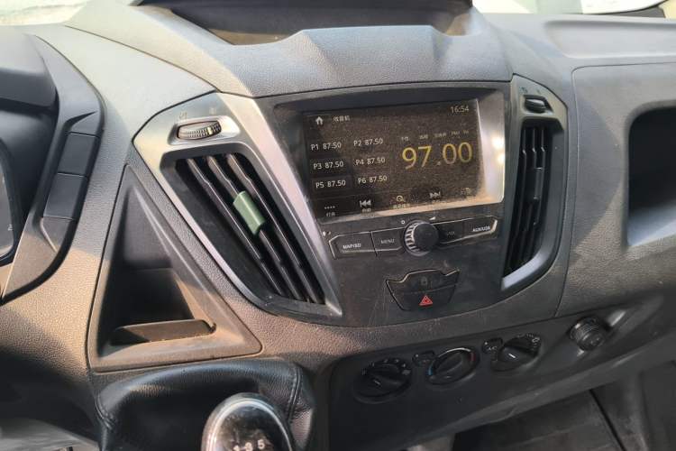 Used Ford Transit 2017 2.0T Diesel Van Mid-Chassis Mid-Roof China V Standard Audio And AC Panel