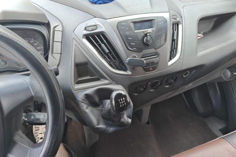 Used Ford Transit 2017 2.0T Gasoline Multi-Purpose Commercial Vehicle Mid-Drive Mid-Roof China V Standard Audio And AC Panel