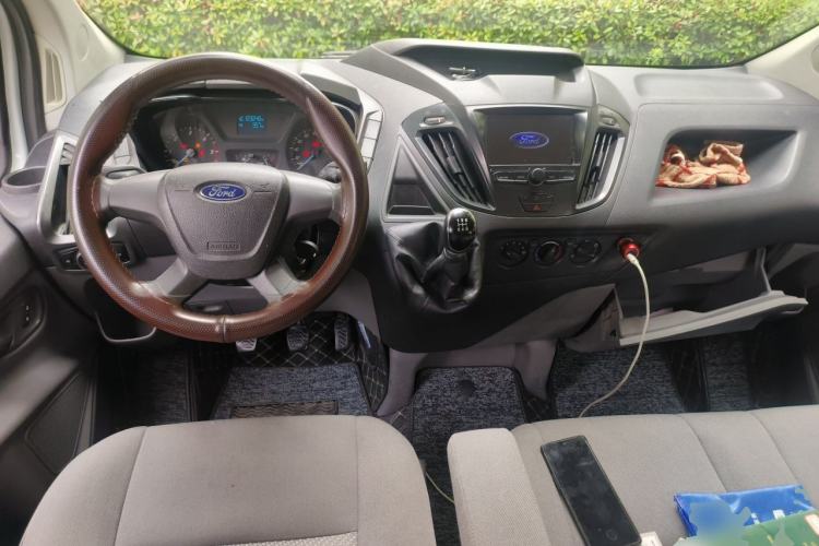 Used Ford Transit 2017 2.0T Diesel Multi-Purpose Commercial Vehicle Mid-Drive Mid-Roof China IV Standard Center Console