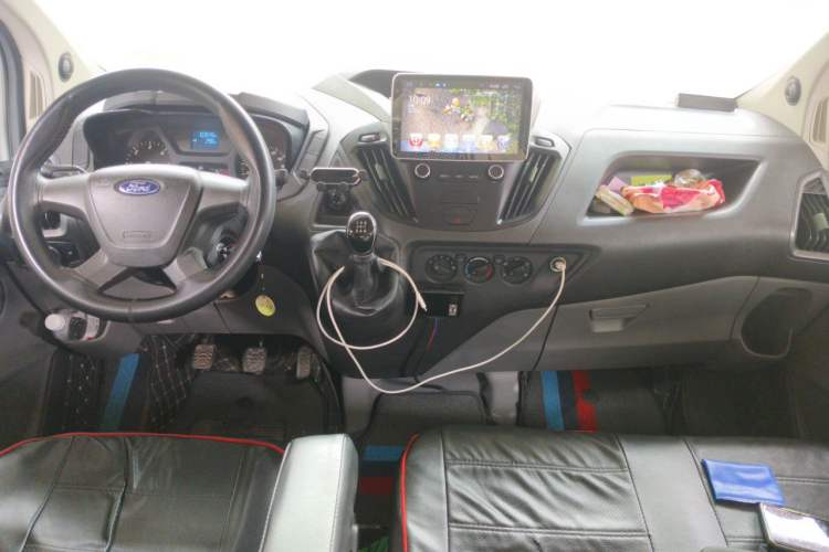 Used Ford Transit 2017 2.0T Diesel Multi-Purpose Commercial Vehicle Short Wheelbase Low Roof China V Standard Center Console