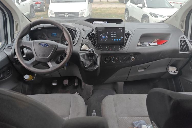 Used Ford Transit 2017 2.0T Diesel Multi-Purpose Commercial Vehicle Short Wheelbase Low Roof China V Standard Center Console
