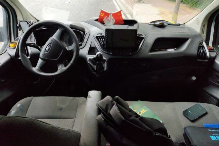 Used Ford Transit 2017 2.0T Diesel Multi-Function Commercial Vehicle Mid-Drive Mid-Roof China V Standard Center Console